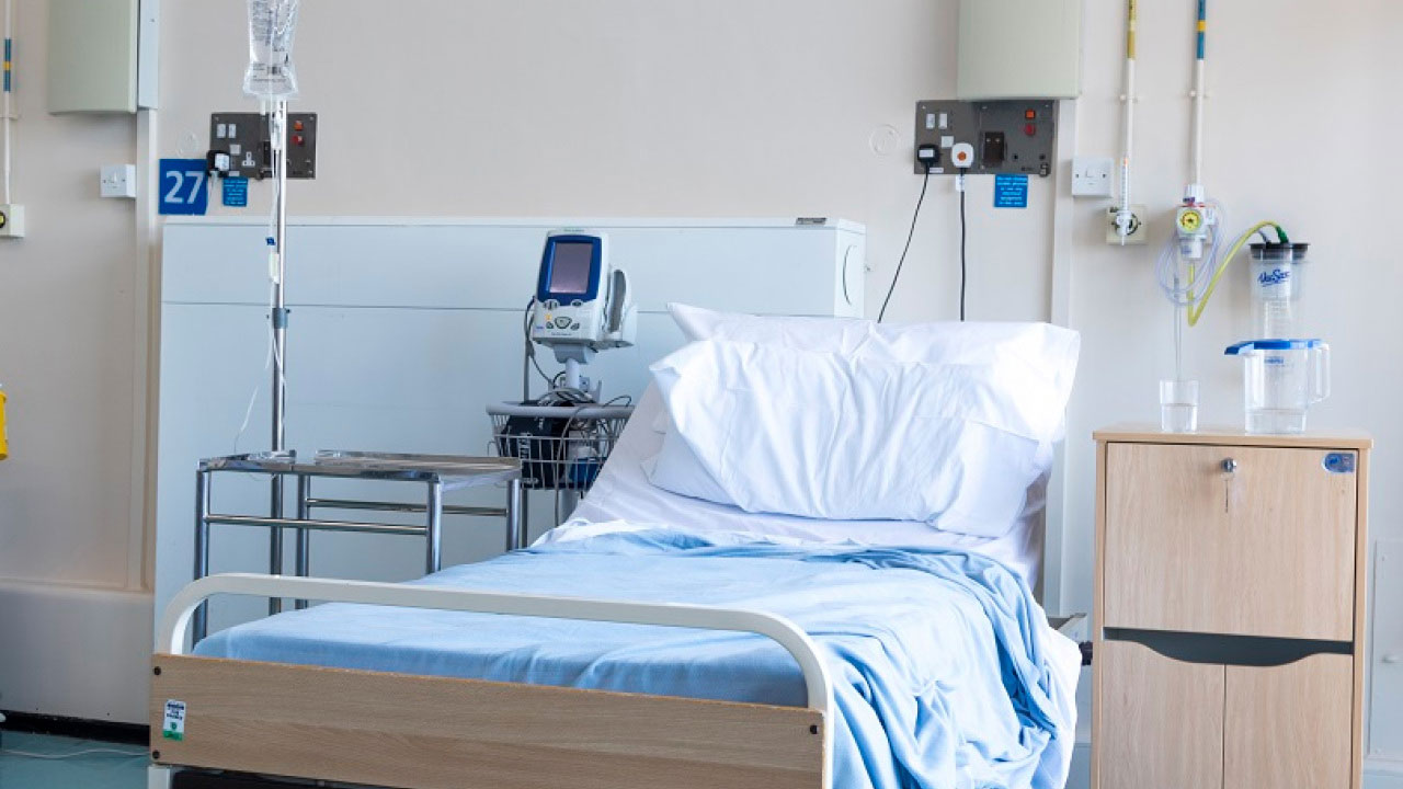 How to Choose and Safely Use a Hospital Bed
